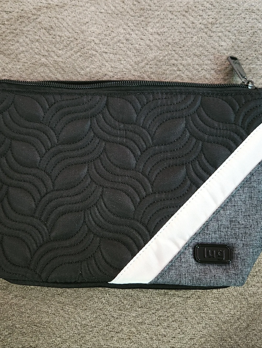 Lug Paddle Pouch 2pc Set Gray White Organizational~ Travel ~Beauty New w/out tag